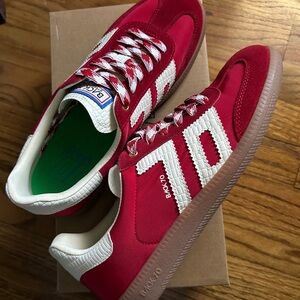 BACK 70 new Ghost sneakers size 8-8.5/39
